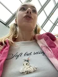 Lia__Love stripchat stream image