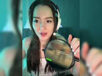 whiteTEA bongacams stream image