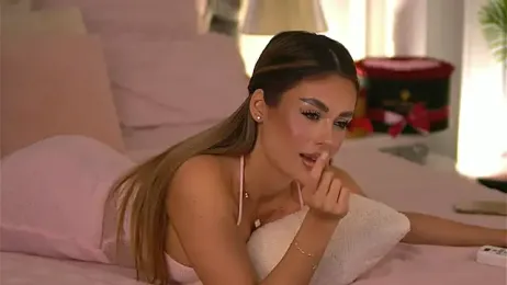 YasmineShaw stripchat stream image