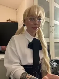 babydolll stripchat stream image