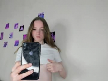 b4by_emilia chaturbate stream image