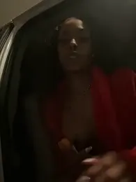 mismialove stripchat stream image