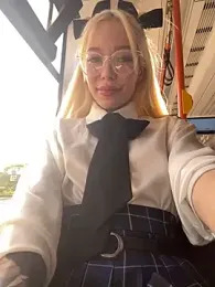 babydolll stripchat stream image