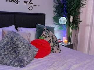 mollywhite camsoda stream image