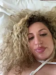 miamellycious stripchat stream image