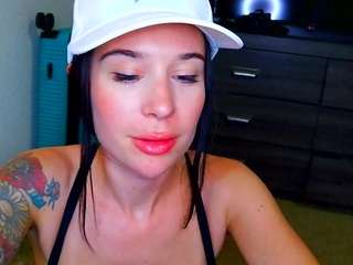 tighttinymilf camsoda stream image