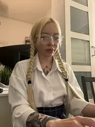 babydolll stripchat stream image