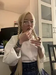 babydolll stripchat stream image