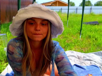 misss-vikki bongacams stream image