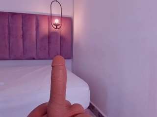 dulce-small camsoda stream image