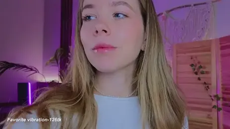 milly_shy stripchat stream image