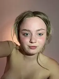 CherryEmmy stripchat stream image