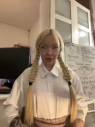 babydolll stripchat stream image