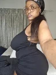 Bustygoddess32 stripchat stream image