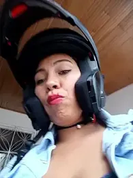 LIZ-06_ stripchat stream image