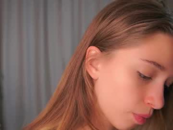 little_poetry chaturbate stream image