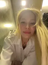 babydolll stripchat stream image