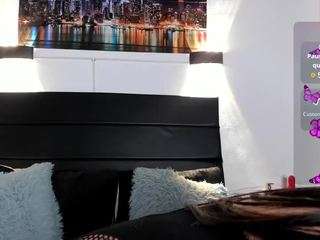 julieta-coopeer camsoda stream image