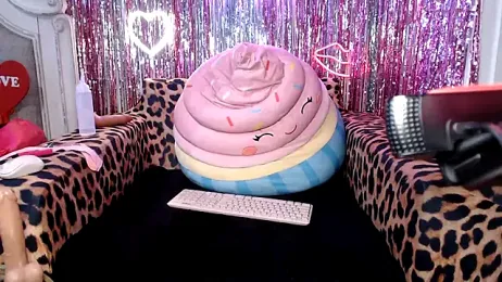 BigFineSelena stripchat stream image