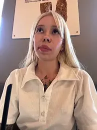 babydolll stripchat stream image