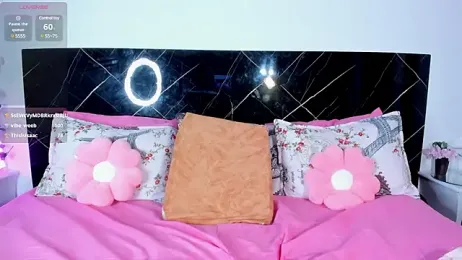 EmilyyGomez stripchat stream image