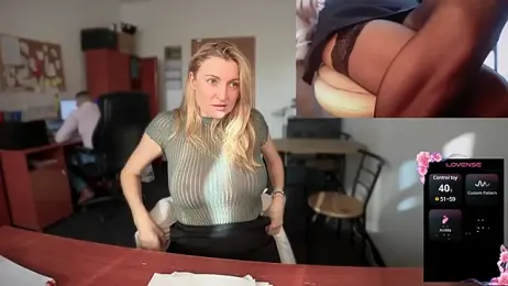 legsLONG stripchat stream image