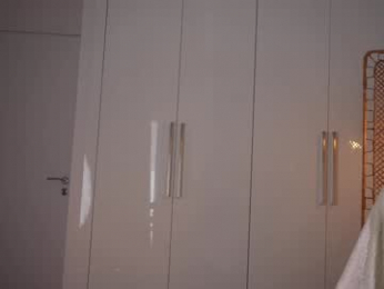 kriss0leoo chaturbate stream image