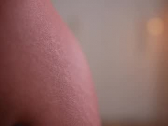 kriss0leoo chaturbate stream image