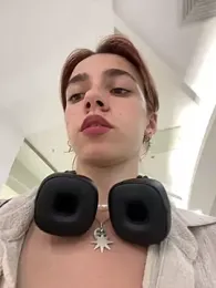 Lily__Belle stripchat stream image