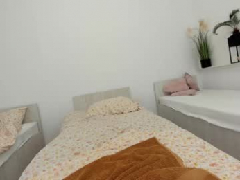 ehotlovea chaturbate stream image