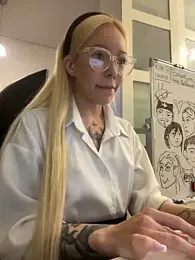 babydolll stripchat stream image