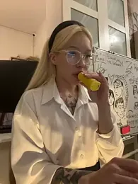 babydolll stripchat stream image