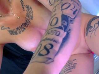 arianatattoos camsoda stream image