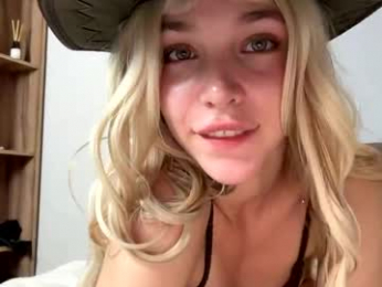 cutieeeeva chaturbate stream image