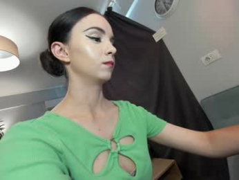 ehotlovea chaturbate stream image