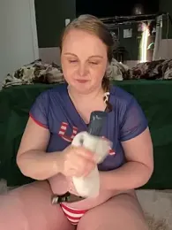 GingerSnap33 stripchat stream image