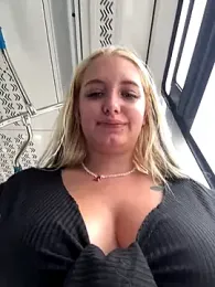 Milkyy_wway stripchat stream image