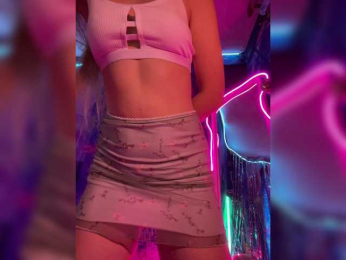 -Summer- bongacams stream image