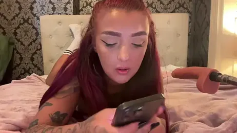 LucyLuxee19 stripchat stream image