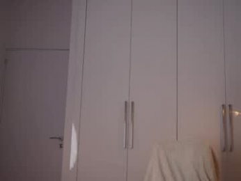 kriss0leoo chaturbate stream image