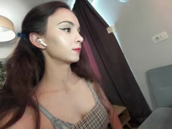 ehotlovea chaturbate stream image
