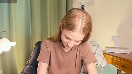 DreamyGleam stripchat stream image