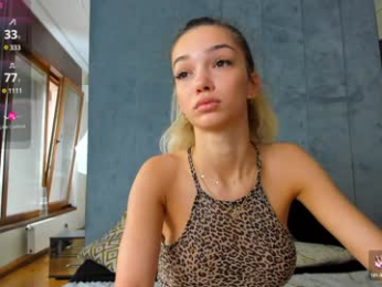 sassyt33n chaturbate stream image