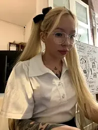 babydolll stripchat stream image