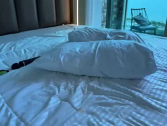 canikissyou_ chaturbate stream image