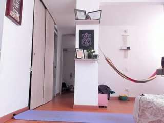 karlyee camsoda stream image