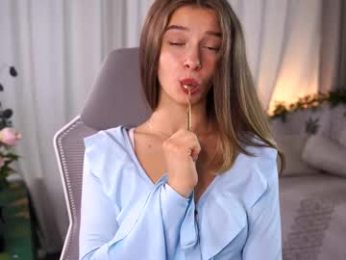 little_poetry chaturbate stream image