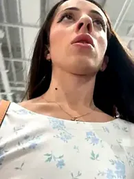 Yesmoree stripchat stream image