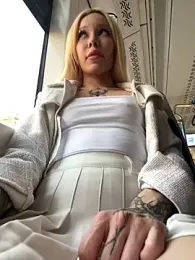 babydolll stripchat stream image