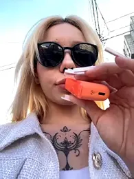 babydolll stripchat stream image